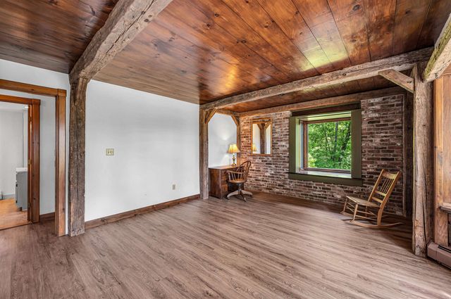 66 Upper Oak Hill Road, Newfane, VT 05345