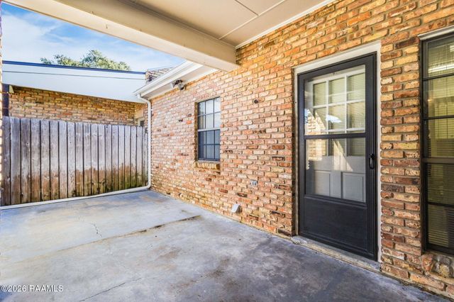 215 E Branche Street, Rayne, LA 70578