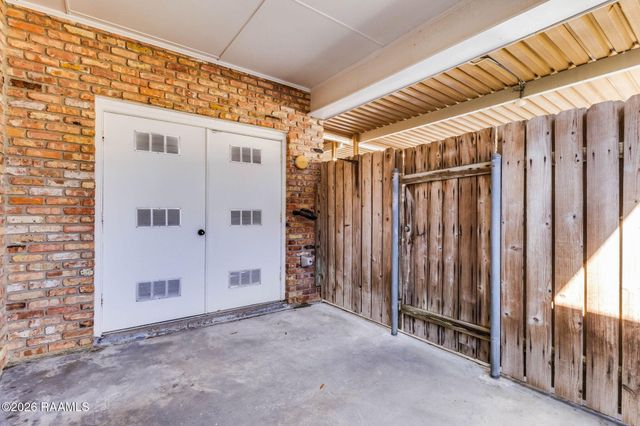 215 E Branche Street, Rayne, LA 70578