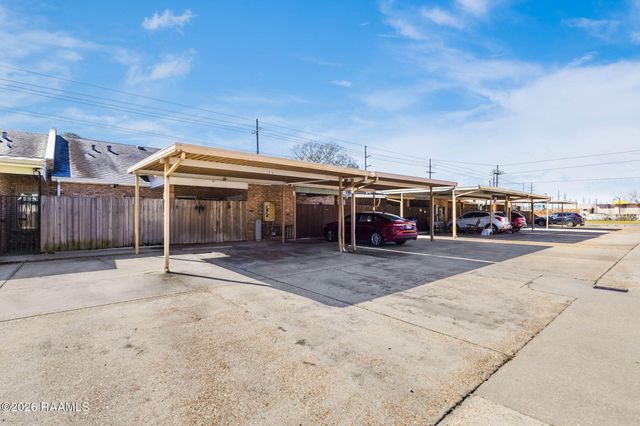 215 E Branche Street, Rayne, LA 70578