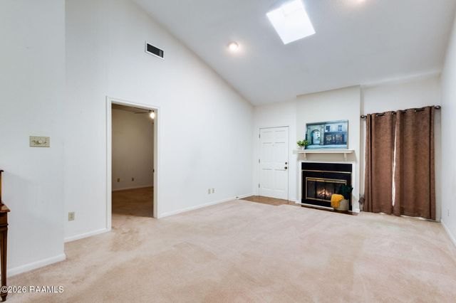 215 E Branche Street, Rayne, LA 70578