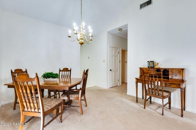 215 E Branche Street, Rayne, LA 70578