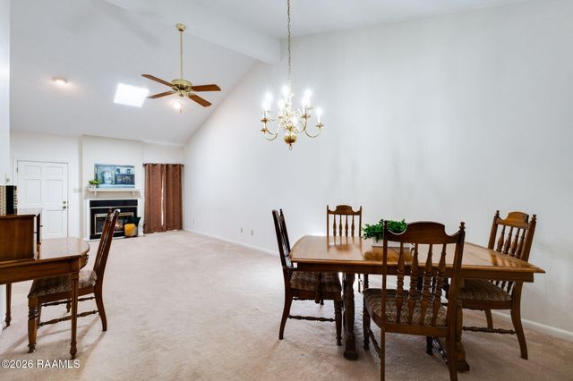 215 E Branche Street, Rayne, LA 70578