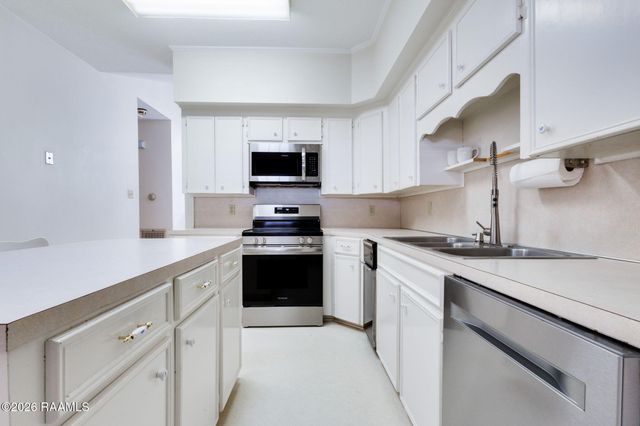 215 E Branche Street, Rayne, LA 70578