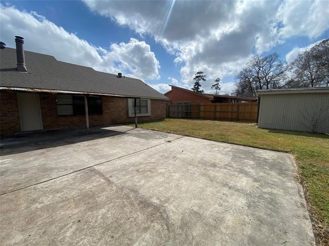 943 Sterling Green Drive S, Channelview, TX 77530