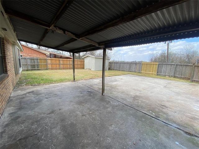 943 Sterling Green Drive S, Channelview, TX 77530