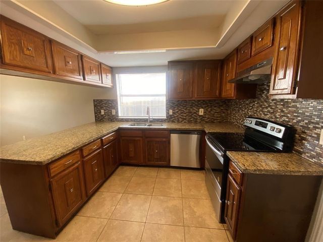 943 Sterling Green Drive S, Channelview, TX 77530