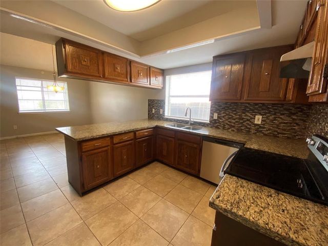 943 Sterling Green Drive S, Channelview, TX 77530