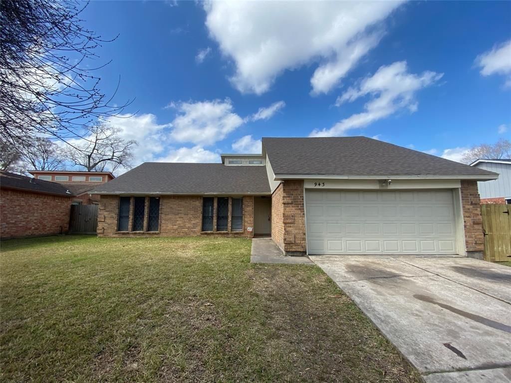 943 Sterling Green Drive S, Channelview, TX 77530