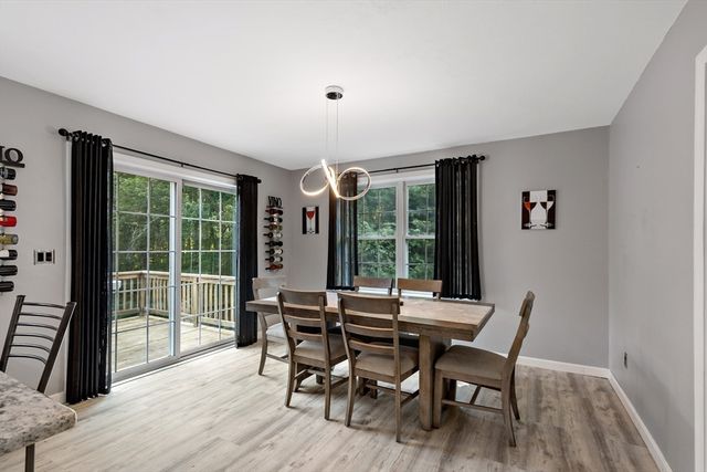 5 Debbie Ln, Freetown, MA 02702