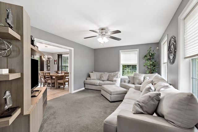 5 Debbie Ln, Freetown, MA 02702