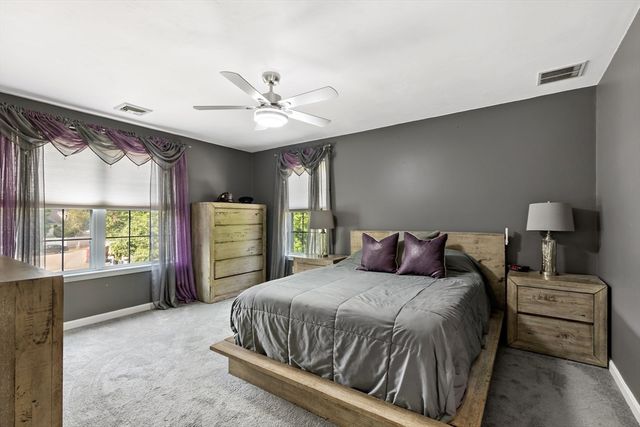 5 Debbie Ln, Freetown, MA 02702