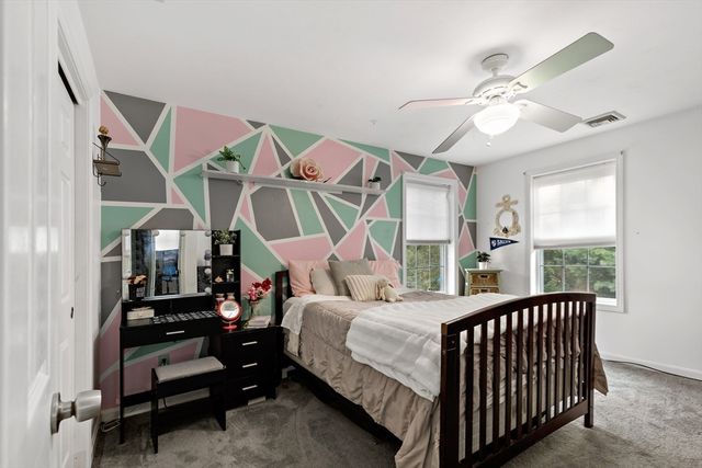 5 Debbie Ln, Freetown, MA 02702