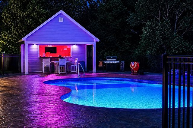 5 Debbie Ln, Freetown, MA 02702
