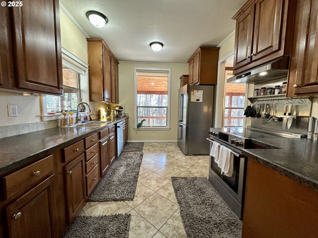 48144 E PINE CREEK Rd, Halfway, OR 97834