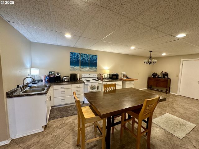 48144 E PINE CREEK Rd, Halfway, OR 97834