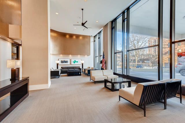 3930 N Pine Grove Avenue 514, Chicago, IL 60613