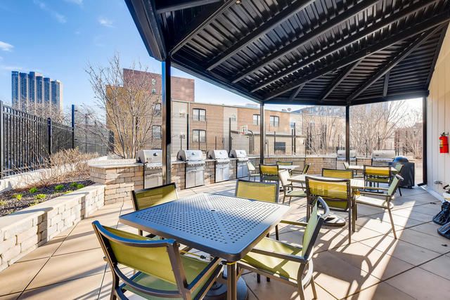 3930 N Pine Grove Avenue 514, Chicago, IL 60613