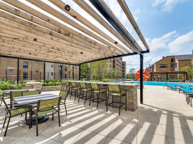 3930 N Pine Grove Avenue 514, Chicago, IL 60613