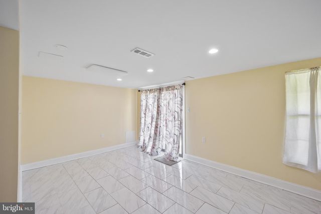 413 CARPENTER CIR, Brookhaven, PA 19015