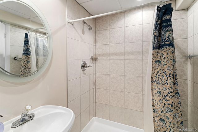 19603 Cornell Drive, Macomb Township, MI 48044