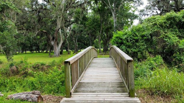 118 Pony Trail, Angleton, TX 77515
