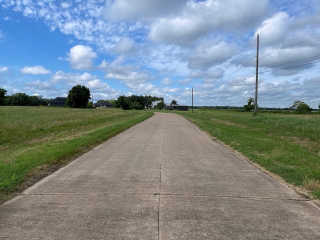 118 Pony Trail, Angleton, TX 77515