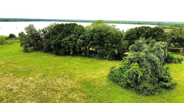 118 Pony Trail, Angleton, TX 77515