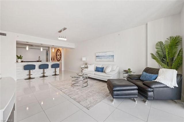3000 Oasis Grand BLVD 1705, Fort Myers, FL 33916