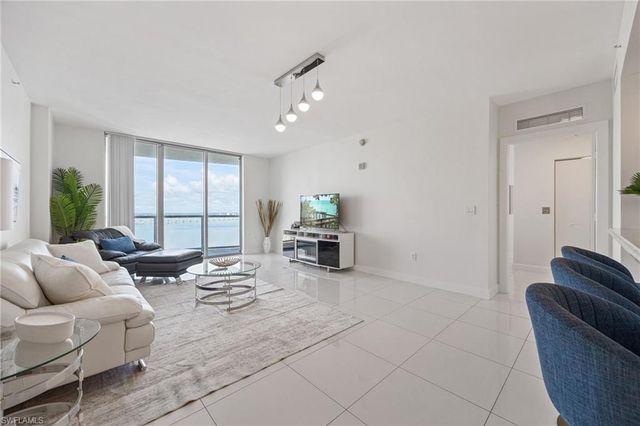 3000 Oasis Grand BLVD 1705, Fort Myers, FL 33916