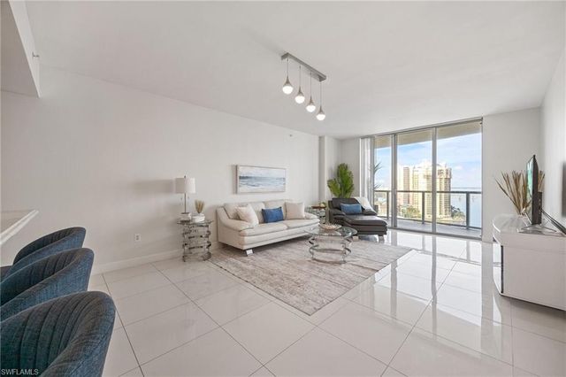 3000 Oasis Grand BLVD 1705, Fort Myers, FL 33916