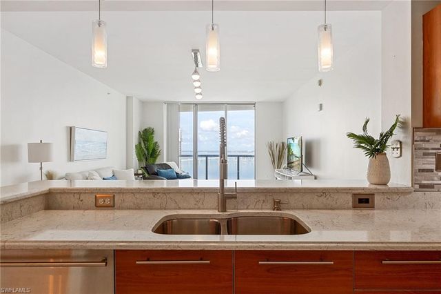 3000 Oasis Grand BLVD 1705, Fort Myers, FL 33916