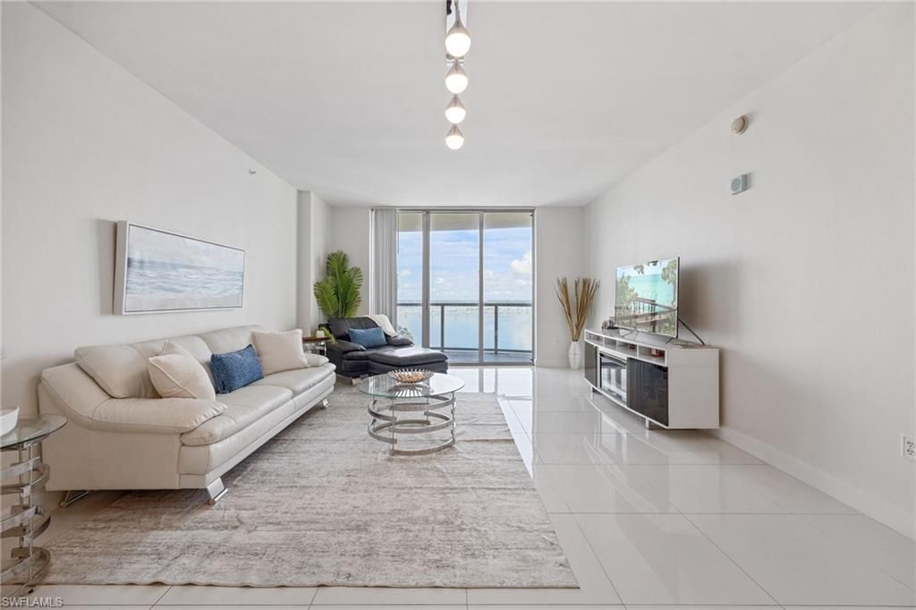 3000 Oasis Grand BLVD 1705, FORT MYERS, FL 33916 — photo 3