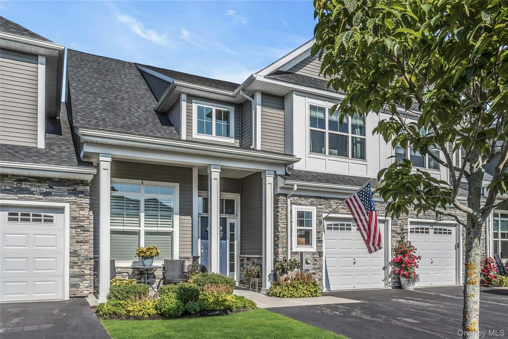 176 Towering Moon Lane, Yaphank, NY 11980