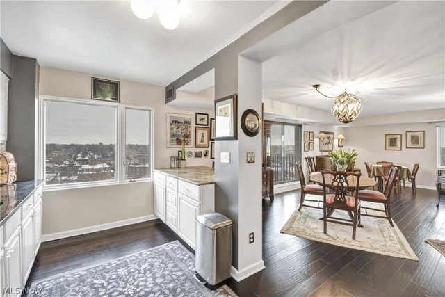 12500 Edgewater Drive 1202, Lakewood, OH 44107