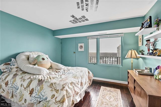 12500 Edgewater Drive 1202, Lakewood, OH 44107