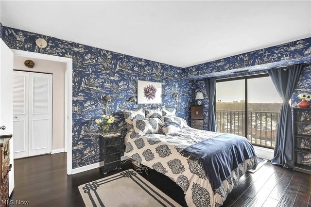 12500 Edgewater Drive 1202, Lakewood, OH 44107