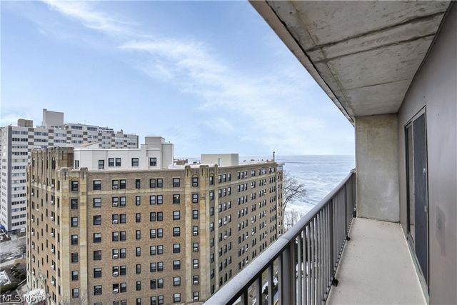 12500 Edgewater Drive 1202, Lakewood, OH 44107