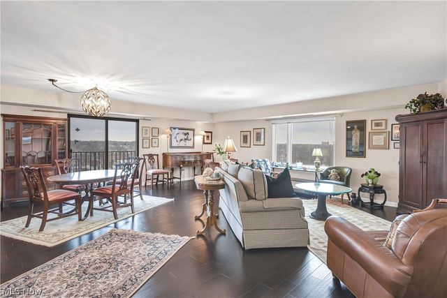 12500 Edgewater Drive 1202, Lakewood, OH 44107