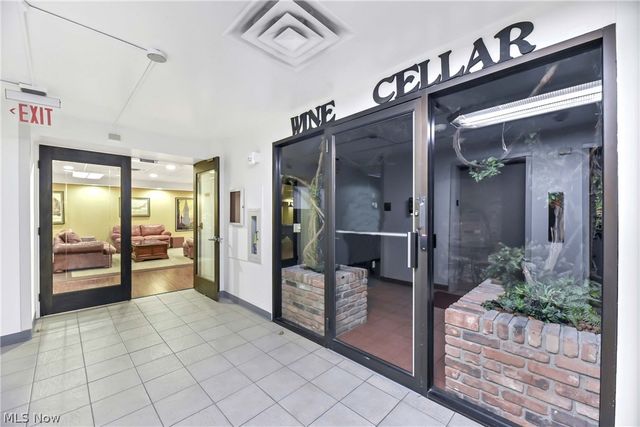 12500 Edgewater Drive 1202, Lakewood, OH 44107