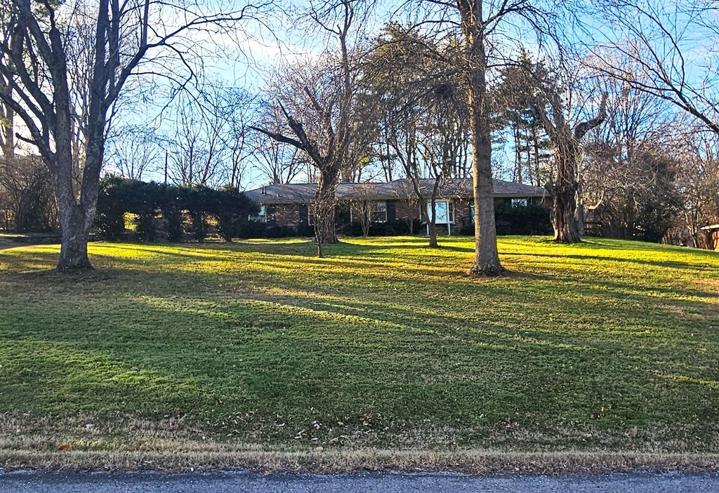 529 Donald St, Goodlettsville, TN 37072