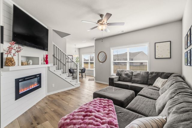 1227 NW 33rd Lane, Ankeny, IA 50023