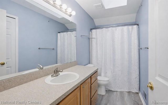 16878 Farmington Road, Livonia, MI 48154