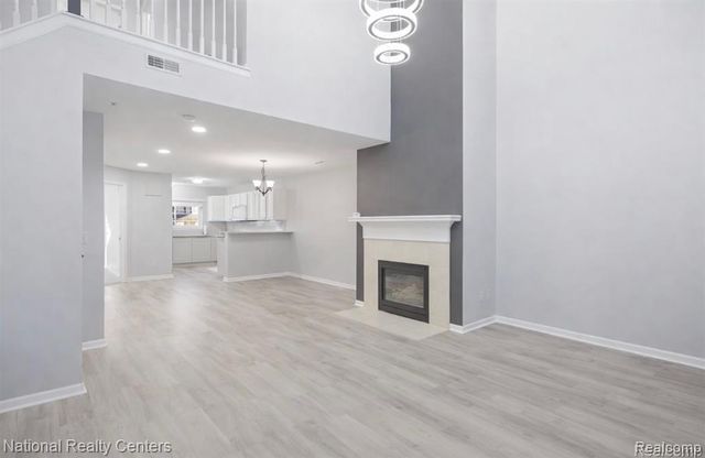 16878 Farmington Road, Livonia, MI 48154