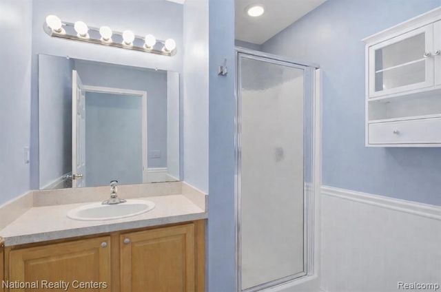 16878 Farmington Road, Livonia, MI 48154