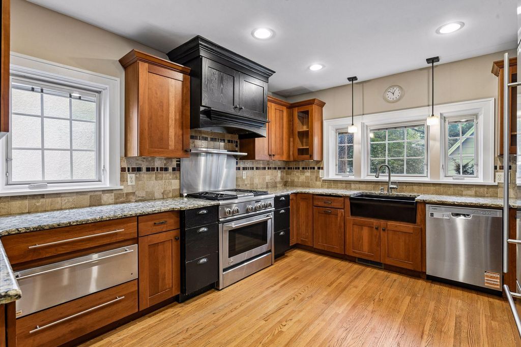 978 17th Avenue SE, Minneapolis, MN 55414 — photo 3