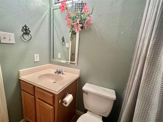 155 Green Isle Avenue, Dickinson, TX 77539