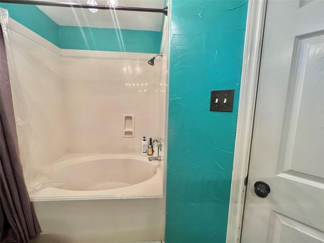 155 Green Isle Avenue, Dickinson, TX 77539