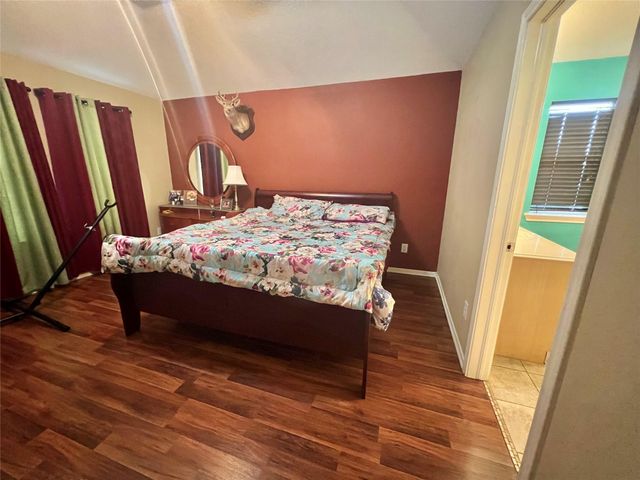 155 Green Isle Avenue, Dickinson, TX 77539