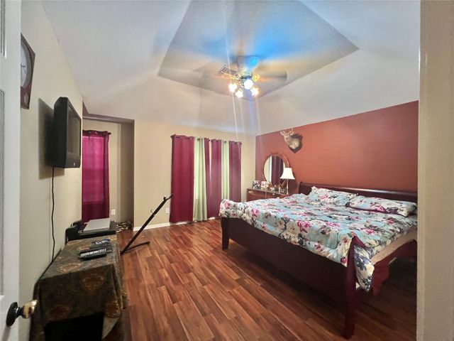 155 Green Isle Avenue, Dickinson, TX 77539